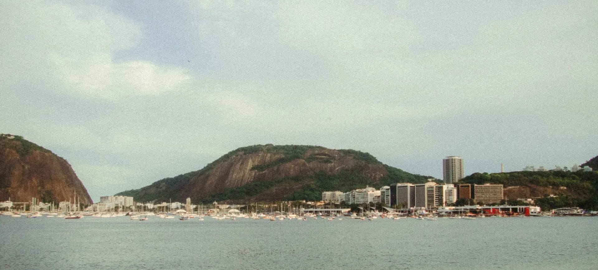 Vista da Enseada de Botafogo com o Pão de Açúcar ao fundo, Rio de Janeiro
